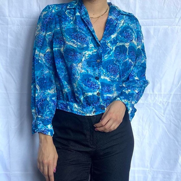 Vintage 80s Blue Floral Silk Button Down - Picture 2 of 4